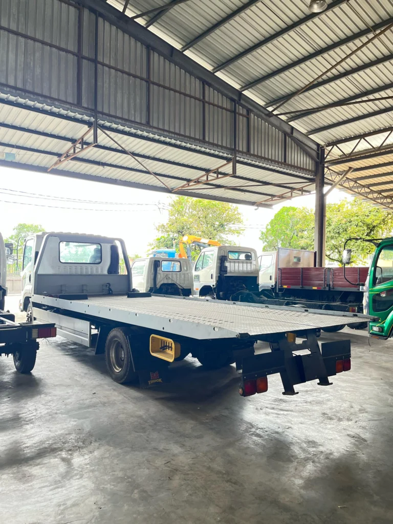 Isuzu FRR90 Car Carrier